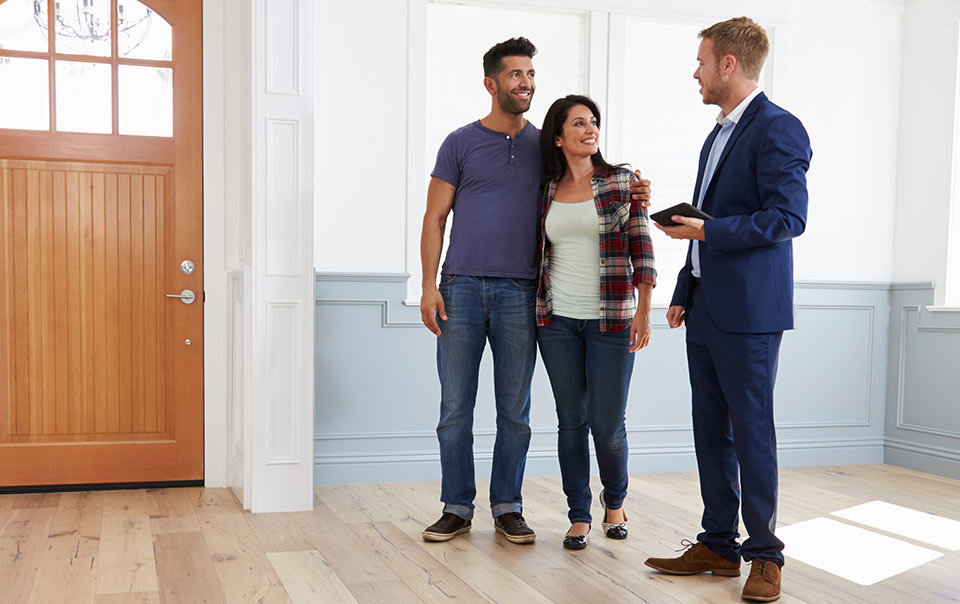 How can I get a first-time home buyer’s mortgage if I have bad credit?